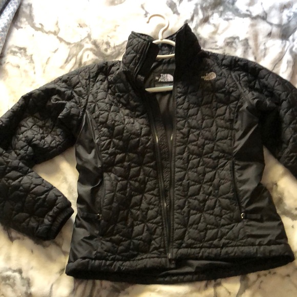 The North Face Jackets & Blazers - Quilted North Face Jacket Ladies Medium